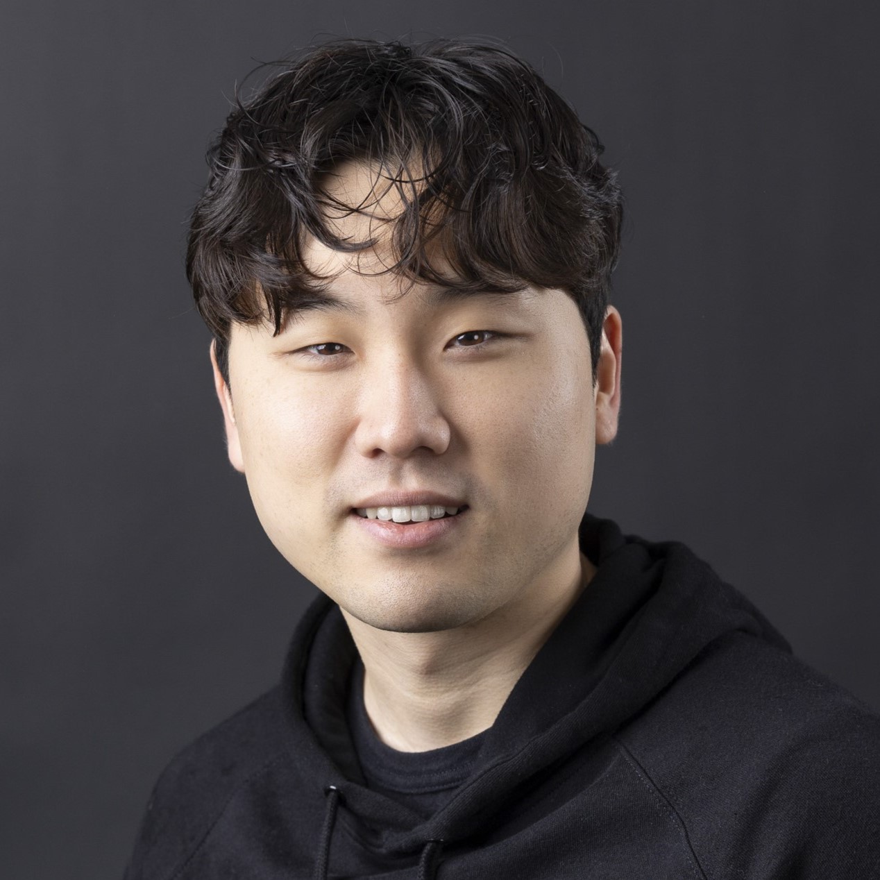 <strong>John Lee</strong>